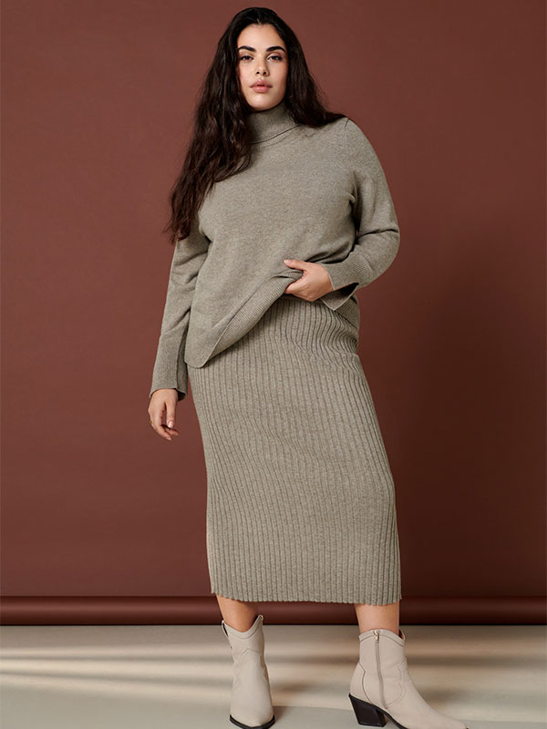 CARFIA - Plus Size Genser fra Only Carmakoma