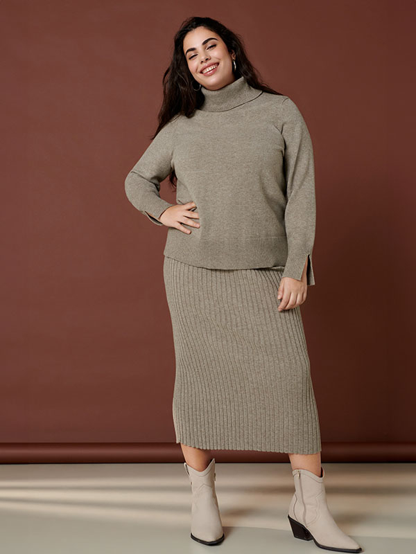 CARFIA - Plus Size Genser fra Only Carmakoma