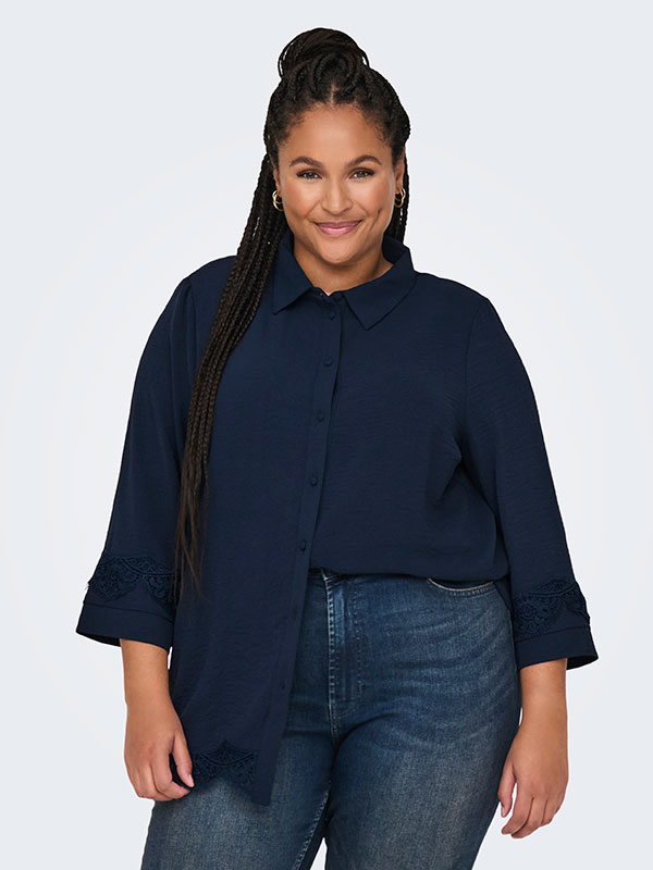 CARMETTA - Plus Size Skjorte fra Only Carmakoma