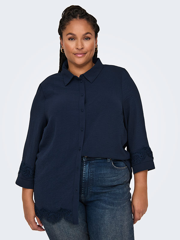 CARMETTA - Plus Size Skjorte fra Only Carmakoma