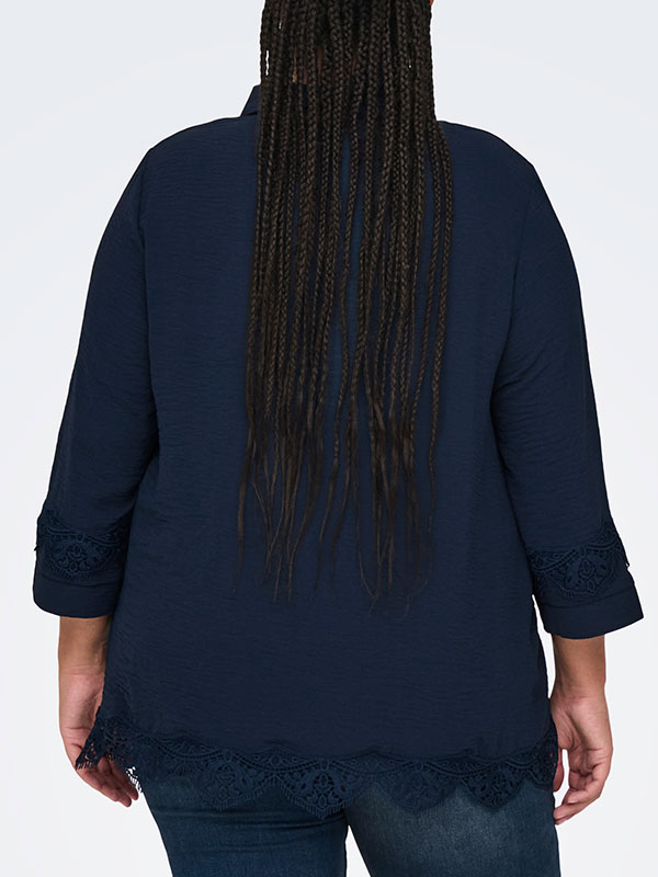 CARMETTA - Plus Size Skjorte fra Only Carmakoma