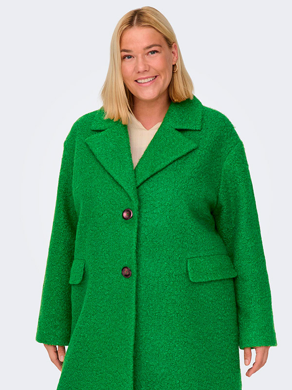 VALERIA - Grønn jakke i myk teddy fra Only Carmakoma
