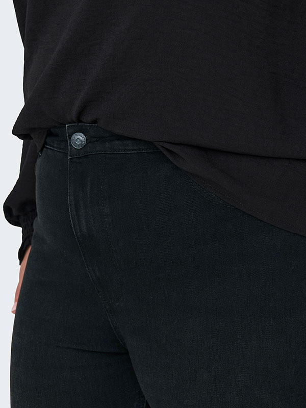 CARLUNA - Plus Size Jeans fra Only Carmakoma