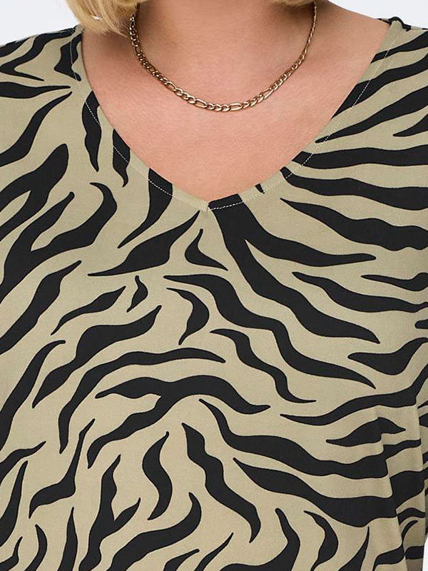 CARCAMILLE - Plus Size Bluse fra Only Carmakoma