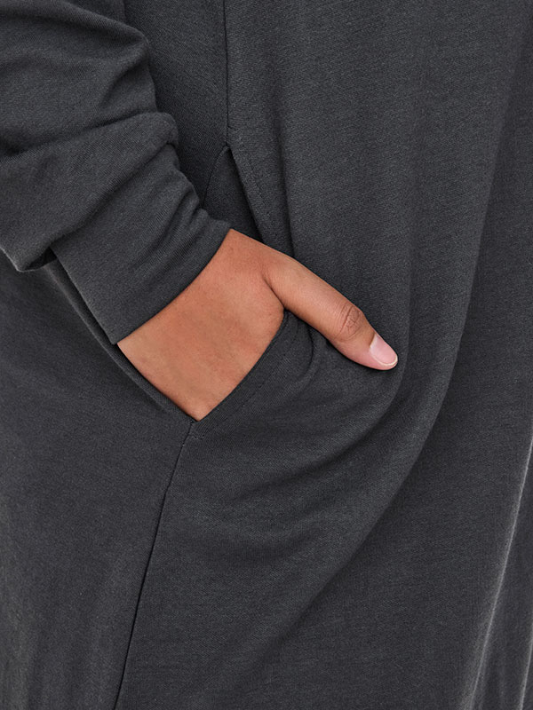 CARCAIA - Plus Size Kjole fra Only Carmakoma