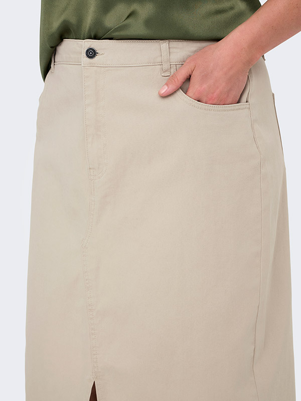 CARLOLA - Plus Size Skjørt fra Only Carmakoma