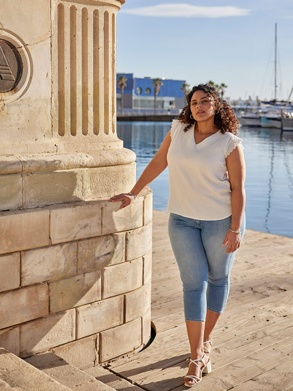 CARTHYRA - Plus Size Bluse fra Only Carmakoma