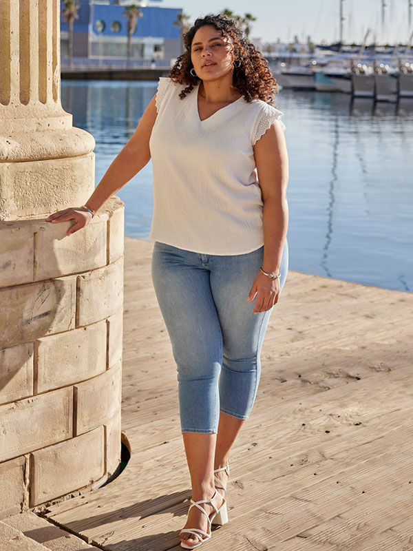 CARTHYRA - Plus Size Bluse fra Only Carmakoma