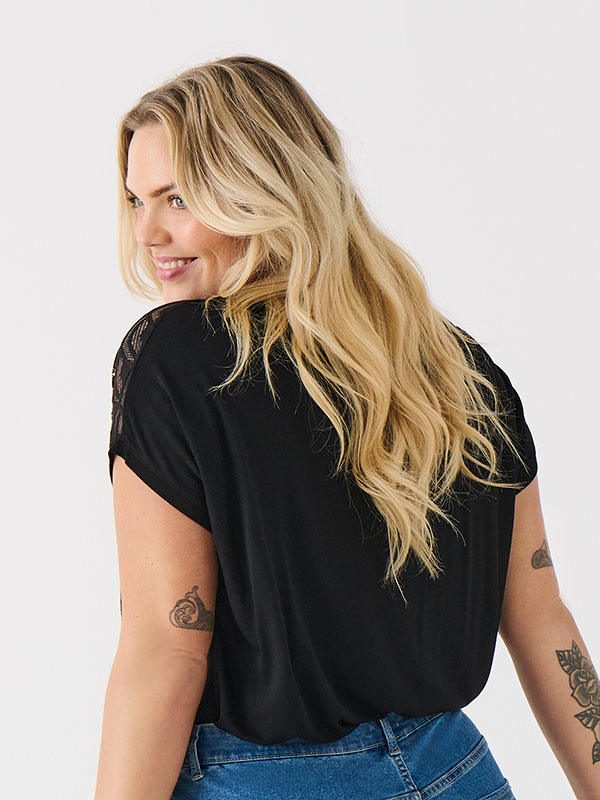 FLAKE  - Plus Size Bluse fra Only Carmakoma