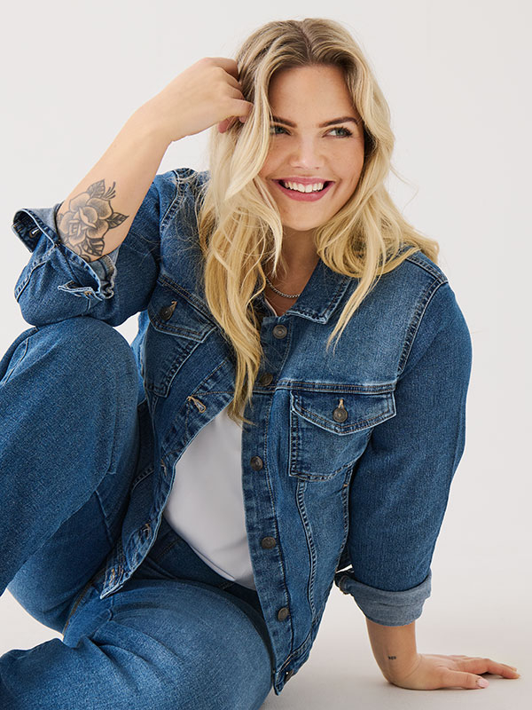 WESPA  - Plus Size Jakke fra Only Carmakoma