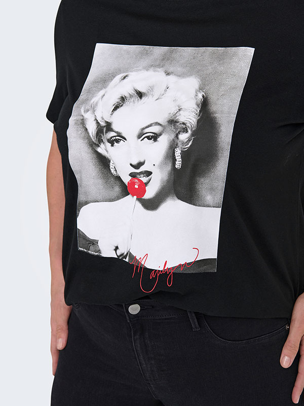 CARNEWMARILYN - Plus Size T-shirt fra Only Carmakoma