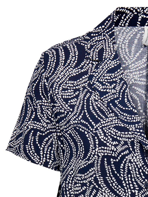  LOLLI LIFE - Skjortekjole i marineblå viskose med mønster fra Only Carmakoma