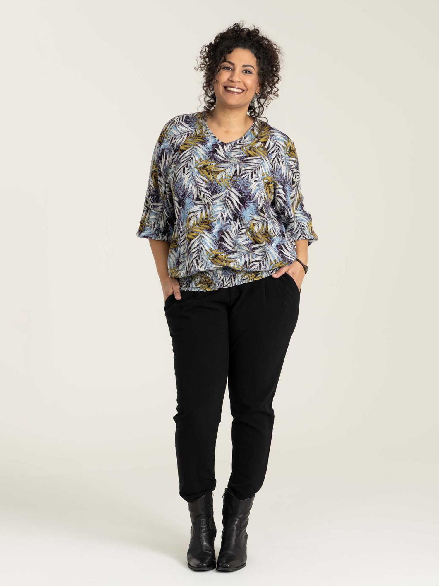 SALLY  - Plus Size Bukser fra Studio