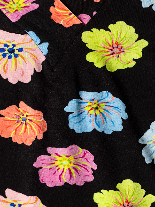 Vitta - Svart bluse i viskosejersey med blomster fra Studio