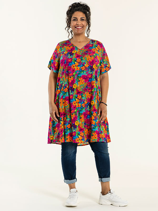 BIRGITTE  - Plus Size Kjole fra Studio
