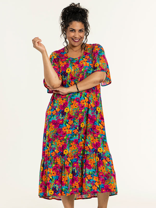 NADINE - Plus Size Kjole fra Studio