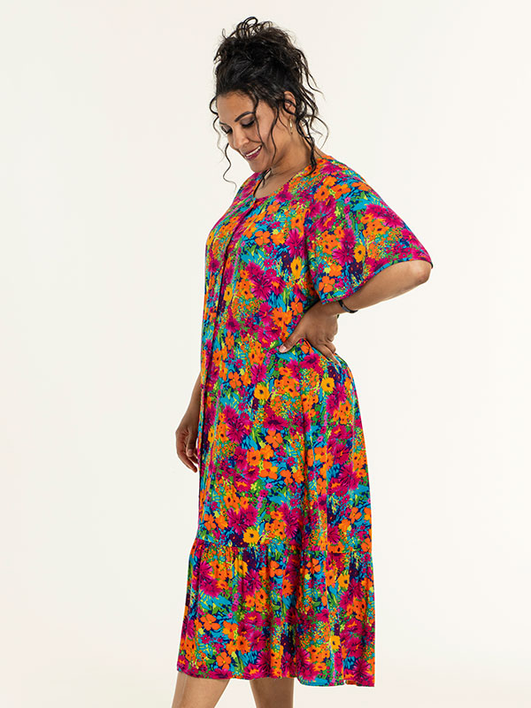 NADINE - Plus Size Kjole fra Studio