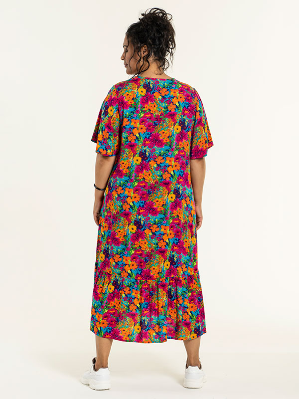 NADINE - Plus Size Kjole fra Studio