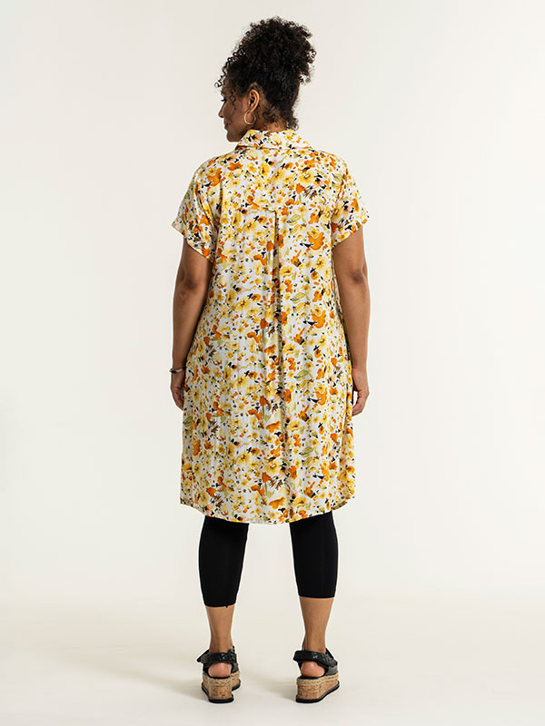 ABELINE - Plus Size Kjole fra Studio