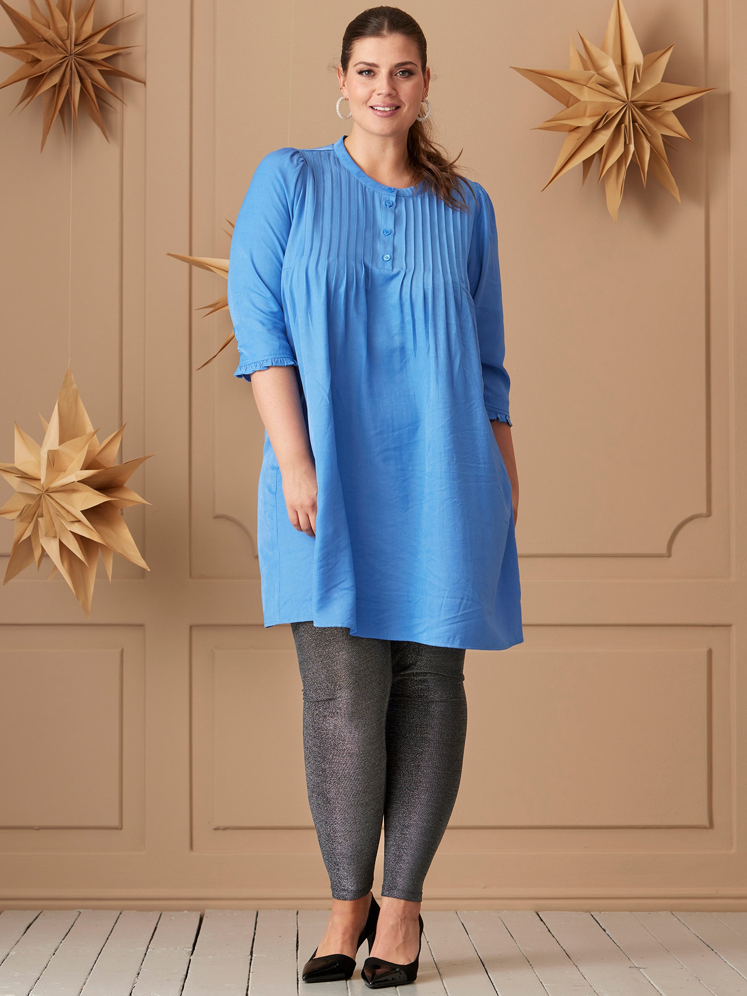 Zhenzi Shelby Flott blå tunika med litt blank overflate