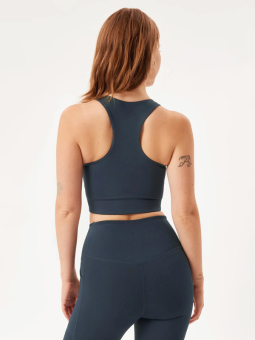 PALOMA - Plus Size Topp fra Girlfriend Collective