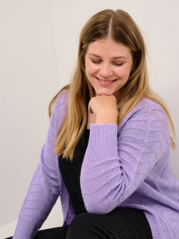 Kaffe Curve  KC Emana - Lilla cardigan i lett strikk med flott mønster