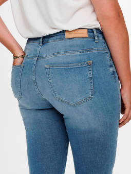 Only Carmakoma WILLY - Lyse stretch jeans med frynser ved anklen