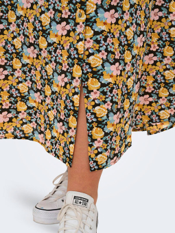 Only Carmakoma LUXMIE - Svart skjørt med blomsterprint