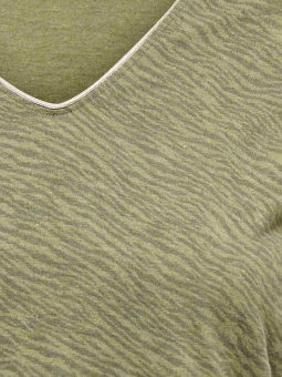 Only Carmakoma NILA - Grønn t-skjorte med gull detaljer