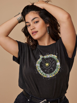 Only Carmakoma MIKO - Svart bomulls t-skjorte med print