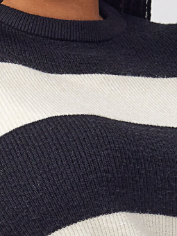 Only Carmakoma NEW DARIA - Strikket genser med svarte og beige striper