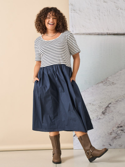 CARBEE - Plus Size Kjole fra Only Carmakoma