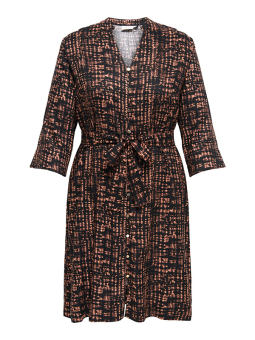 CARTILLI - Plus Size Kjole fra Only Carmakoma