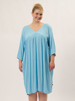 PANNIE - Plus Size Kjole fra Adia