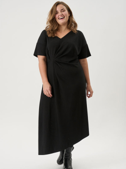 ADROSA - Plus Size Kjole fra Adia