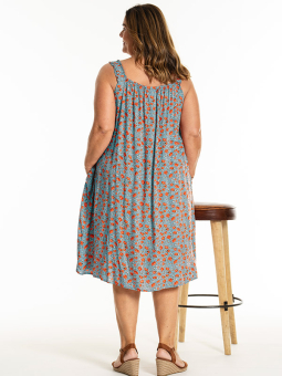 KARLINA - Plus Size Kjole fra Gozzip