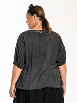 LENA - Plus Size Bluse fra Gozzip Black