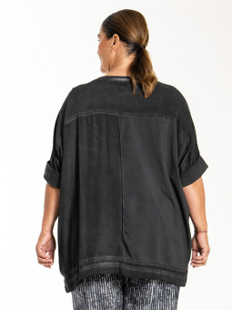 LAYLA - Plus Size T-shirt fra Gozzip Black
