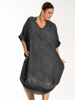 LOLO - Plus Size Kjole fra Gozzip Black