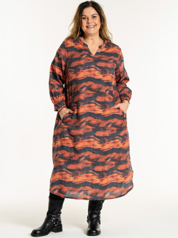 GVALDIS - Plus Size Kjole fra Gozzip