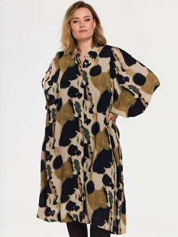 GESTHER - Plus Size Kjole fra Gozzip