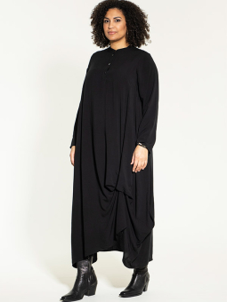 Studio KABRINA - Lang svart kjole