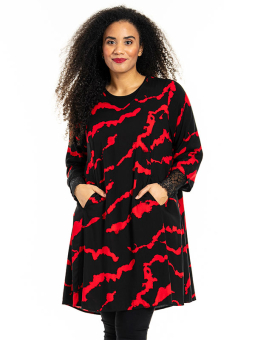 BIRGITTE - Plus Size Kjole fra Studio
