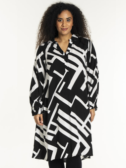 GUNDA - Plus Size Kjole fra Studio