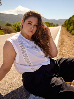 WA-MARY - Plus Size Topp fra Wasabi Concept