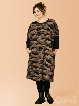 Gozzip Black PIA - Oversize kjole i bomullsweat med brunt camouflageprint