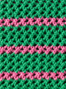 Gozzip CAROLINA - Stikket grønn genser med rosa striper