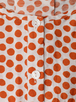 Gozzip KIRSE - Hvit skjorte med oransje prikker