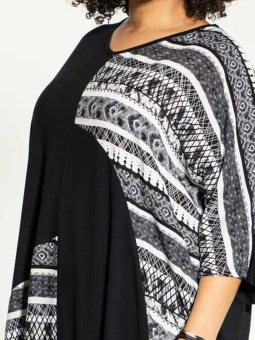 Studio STINA - Svart tunika i viskose jersey med print