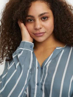 Plus Size Bluse fra Kaffe Curve